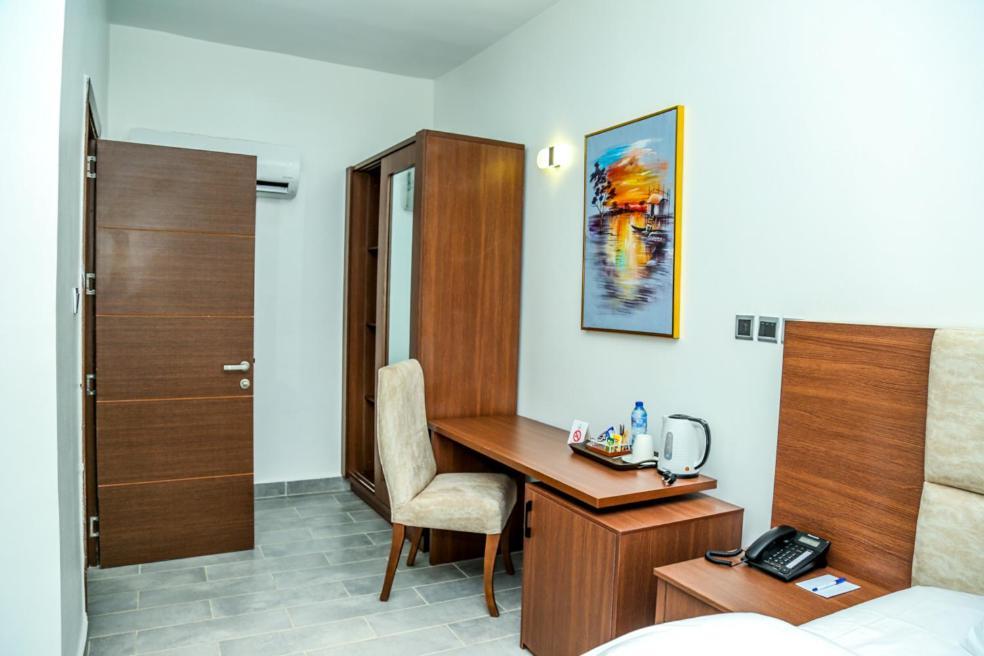 Stratton 38 Asokoro Hotel Exterior photo